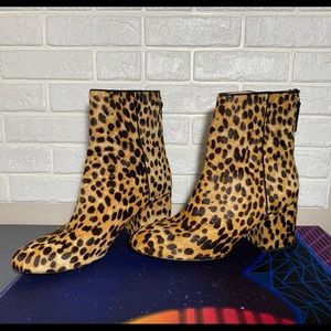 J Crew Women’s Sadie Ankle Boots in Leopard Calf Hair 
Size 6 K0043